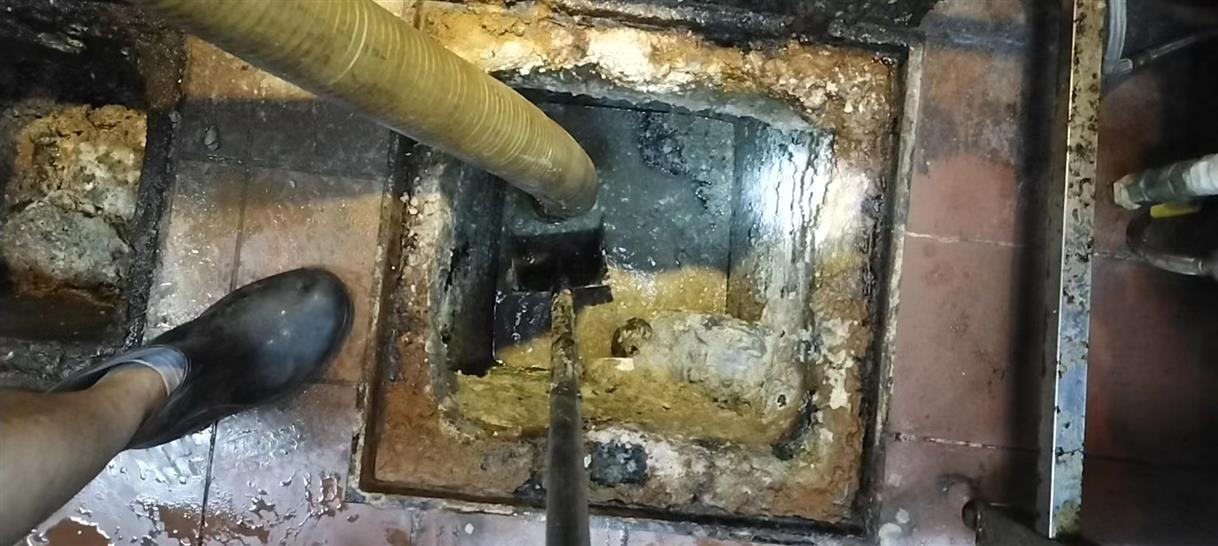 沁水污水池清理一般都有毒气，怎么预防中毒呢？